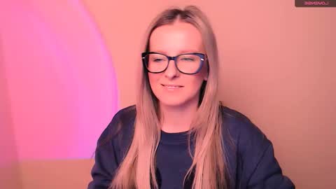 Snapshot of vanillaex_ chatting on 02.15.26 Mia online show from 02.15.26