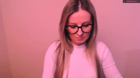 Snapshot of vanillaex_ chatting on 02.18.26 Mia online show from 02.18.26