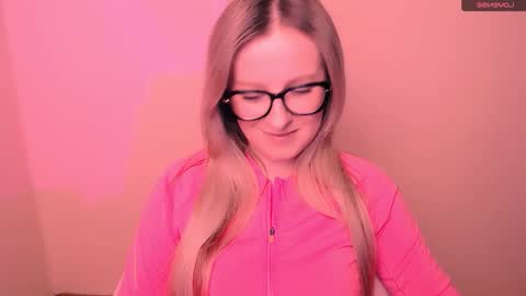 Snapshot of vanillaex_ chatting on 02.21.26 Mia online show from 02.21.26