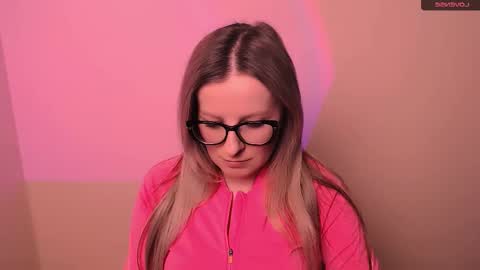 Snapshot of vanillaex_ chatting on 02.24.26 Mia online show from 02.24.26