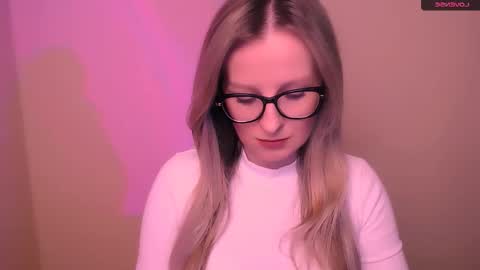 Snapshot of vanillaex_ chatting on 03.01.26 Mia online show from 03.01.26