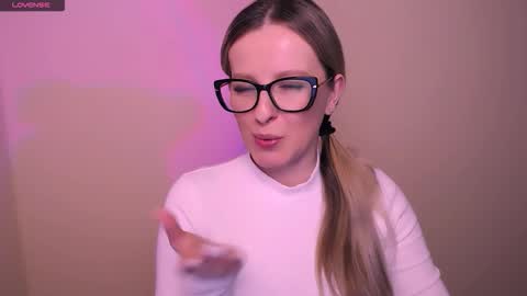 Snapshot of vanillaex_ chatting on 03.12.26 Mia online show from 03.12.26