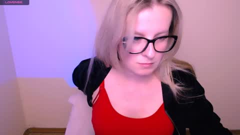 Snapshot of vanillaex_ chatting on 06.14.26 Mia online show from 06.14.26