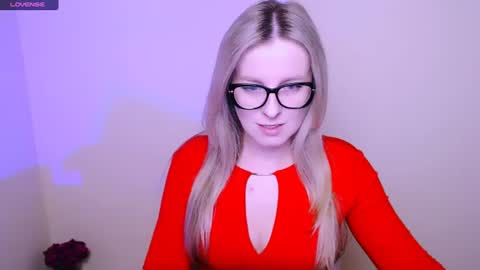 Snapshot of vanillaex_ chatting on 06.19.26 Mia online show from 06.19.26