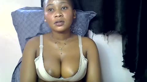 Snapshot of vanillavenus chatting on 11.23.25 vanillavenus online show from 11.23.25