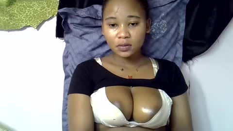 Snapshot of vanillavenus chatting on 11.26.25 vanillavenus online show from 11.26.25