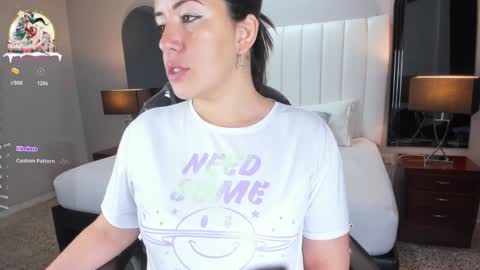 Snapshot of vanitysex chatting on 12.03.24 Karine online show from 12.03.24