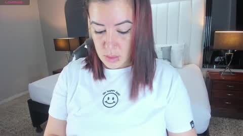 Snapshot of vanitysex chatting on 12.09.24 Karine online show from 12.09.24