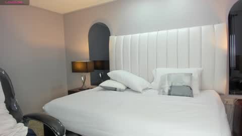 Snapshot of vanitysex chatting on 12.21.24 Karine online show from 12.21.24