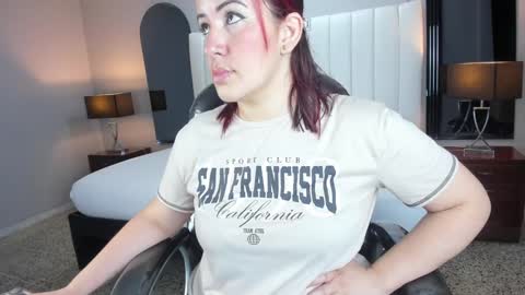 Snapshot of vanitysex chatting on 01.09.25 Karine online show from 01.09.25