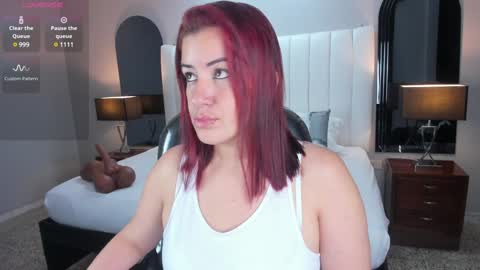 Snapshot of vanitysex chatting on 01.15.25 Karine online show from 01.15.25