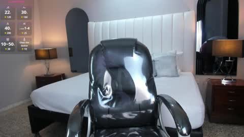 Snapshot of vanitysex chatting on 01.17.25 Karine online show from 01.17.25