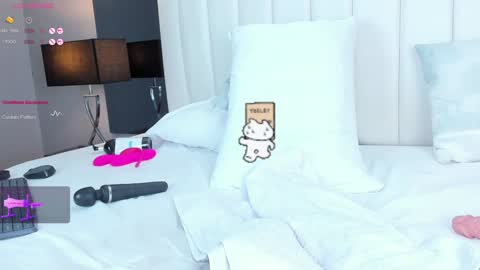 Snapshot of vanitysex chatting on 02.08.25 Karine online show from 02.08.25