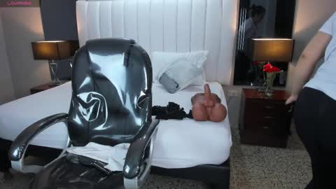 Snapshot of vanitysex chatting on 03.05.25 Karine online show from 03.05.25