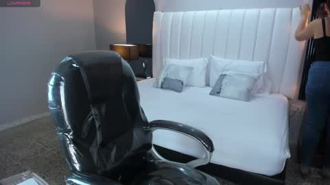 Snapshot of vanitysex chatting on 03.07.25 Karine online show from 03.07.25