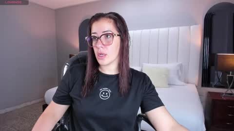 Snapshot of vanitysex chatting on 09.15.25 Karine online show from 09.15.25