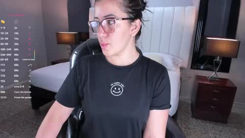 Snapshot of vanitysex chatting on 10.21.25 Karine online show from 10.21.25