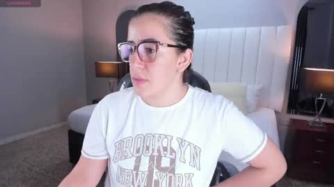 Snapshot of vanitysex chatting on 10.22.25 Karine online show from 10.22.25