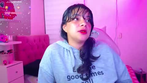 Snapshot of vannessa_shy chatting on 12.10.24 Vanesa online show from 12.10.24