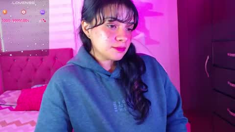 Snapshot of vannessa_shy chatting on 01.08.25 Vanesa online show from 01.08.25