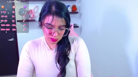 Snapshot of vannessa_shy chatting on 02.08.25 Vanesa online show from 02.08.25