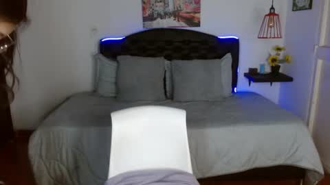 Snapshot of vannesweet_ chatting on 06.25.26 vane online show from 06.25.26