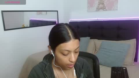Snapshot of vannesweet_ chatting on 07.16.26 vane online show from 07.16.26
