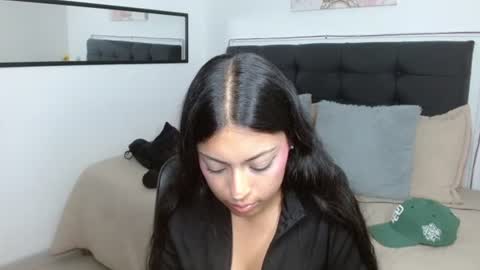 Snapshot of vannesweet_ chatting on 07.28.26 vane online show from 07.28.26