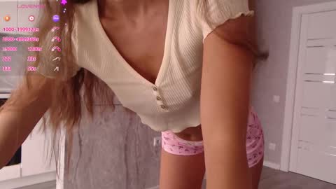 Snapshot of varonica_caprii chatting on 09.17.25 Varonica Caprii Online this week Monday Tuesday Thursday Friday online show from 09.17.25