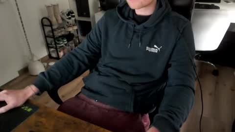 Snapshot of vaslo08 chatting on 12.21.25 Vaslo online show from 12.21.25