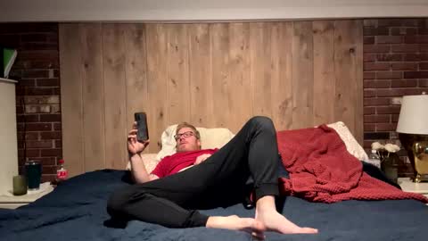 vaxildon13 online show from 10.28.25