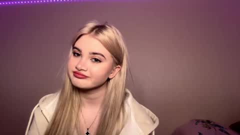 Snapshot of vedalipscomb chatting on 11.22.25 Monika online show from 11.22.25