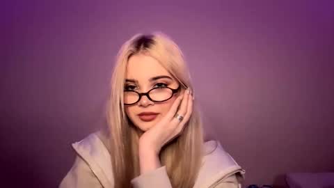 Snapshot of vedalipscomb chatting on 12.02.25 Monika online show from 12.02.25