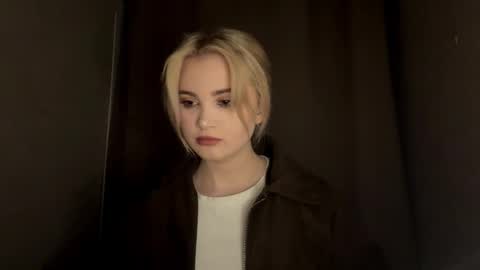 Snapshot of vedalipscomb chatting on 12.19.25 Monika online show from 12.19.25