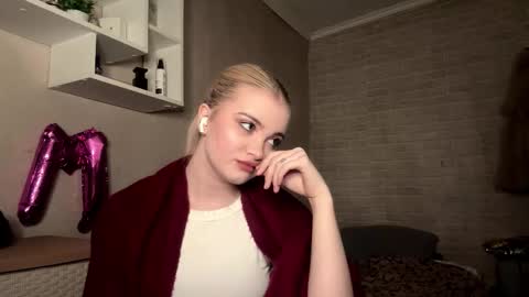 Snapshot of vedalipscomb chatting on 01.08.26 Monika online show from 01.08.26