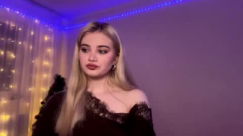 Snapshot of vedalipscomb chatting on 01.12.26 Monika online show from 01.12.26