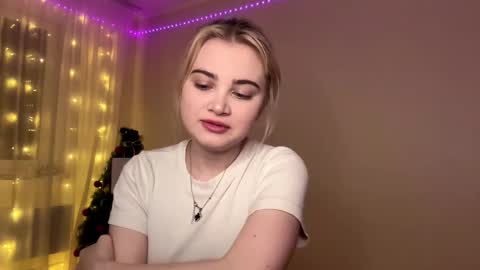 Snapshot of vedalipscomb chatting on 01.14.26 Monika online show from 01.14.26