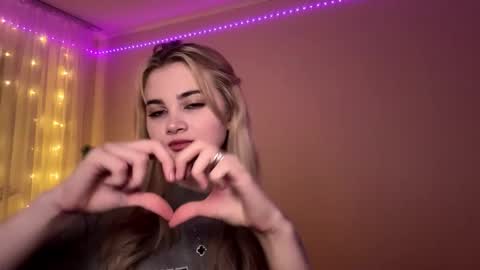 Snapshot of vedalipscomb chatting on 01.17.26 Monika online show from 01.17.26