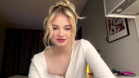 Monika online show from 03.14.26