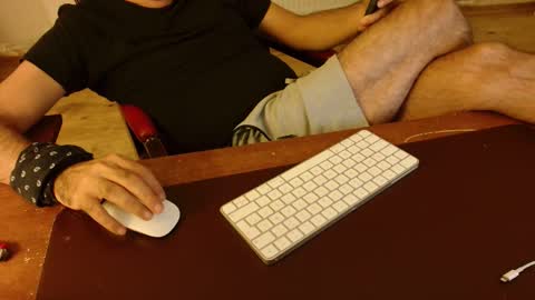 Snapshot of vedatsirke chatting on 10.28.25 vedatsirke online show from 10.28.25