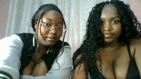 Snapshot of vee_quest chatting on 06.14.26 vee_quest online show from 06.14.26