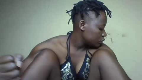 Snapshot of vee_tommy chatting on 12.08.24 Vee tommy online show from 12.08.24