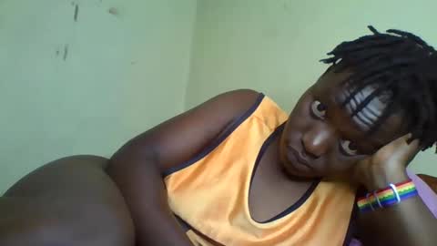 Snapshot of vee_tommy chatting on 12.11.24 Vee tommy online show from 12.11.24