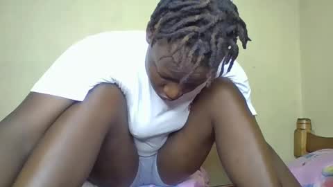 Snapshot of vee_tommy chatting on 01.28.25 Vee tommy online show from 01.28.25