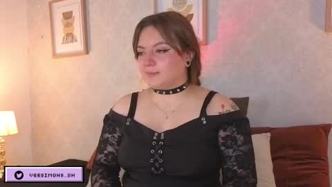 Snapshot of veesimons_dh chatting on 02.06.26 Vee Simons online show from 02.06.26