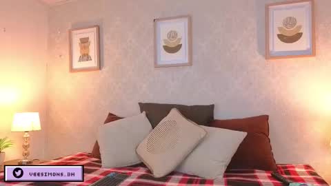 Snapshot of veesimons_dh chatting on 02.11.26 Vee Simons online show from 02.11.26