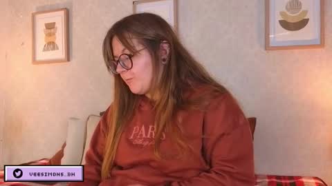 Snapshot of veesimons_dh chatting on 02.25.26 Vee Simons online show from 02.25.26