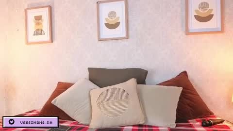 Snapshot of veesimons_dh chatting on 03.07.26 Vee Simons online show from 03.07.26