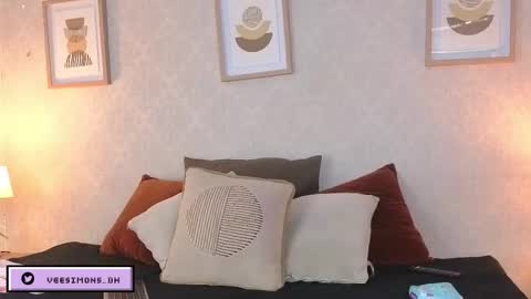 Snapshot of veesimons_dh chatting on 03.12.26 Vee Simons online show from 03.12.26