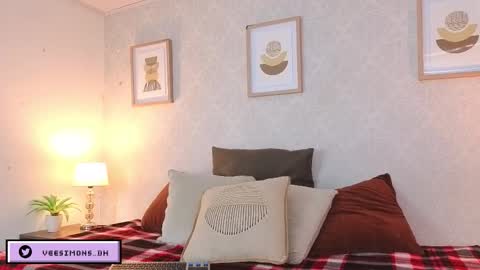 Snapshot of veesimons_dh chatting on 03.21.26 Vee Simons online show from 03.21.26